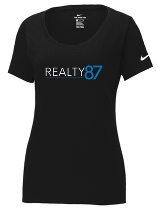 R87 NIKE SIGNATURE DRI FIT TEE - WOMEN'S