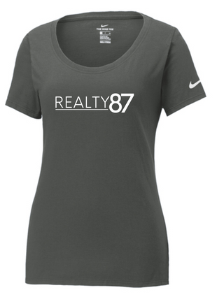 R87 NIKE SIGNATURE DRI FIT TEE - WOMEN'S